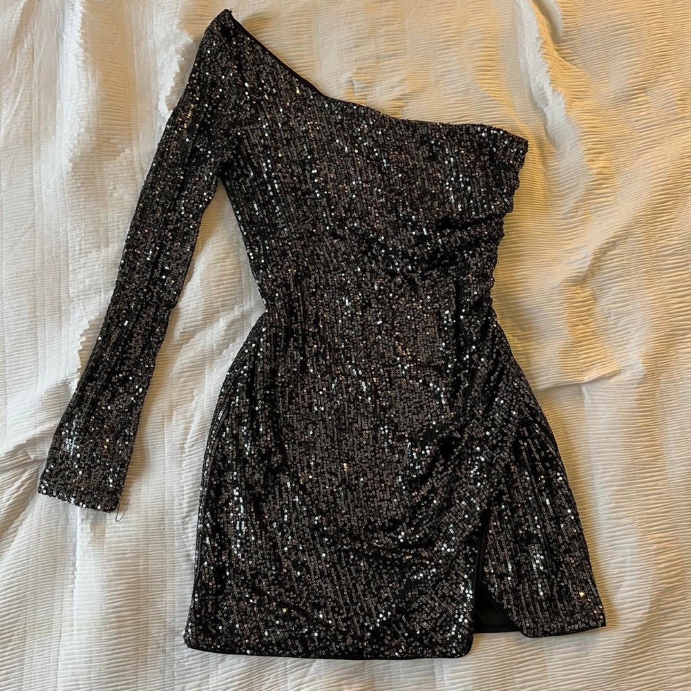 Windsor Off the Shoulder Dress // Glitter, Sparkly